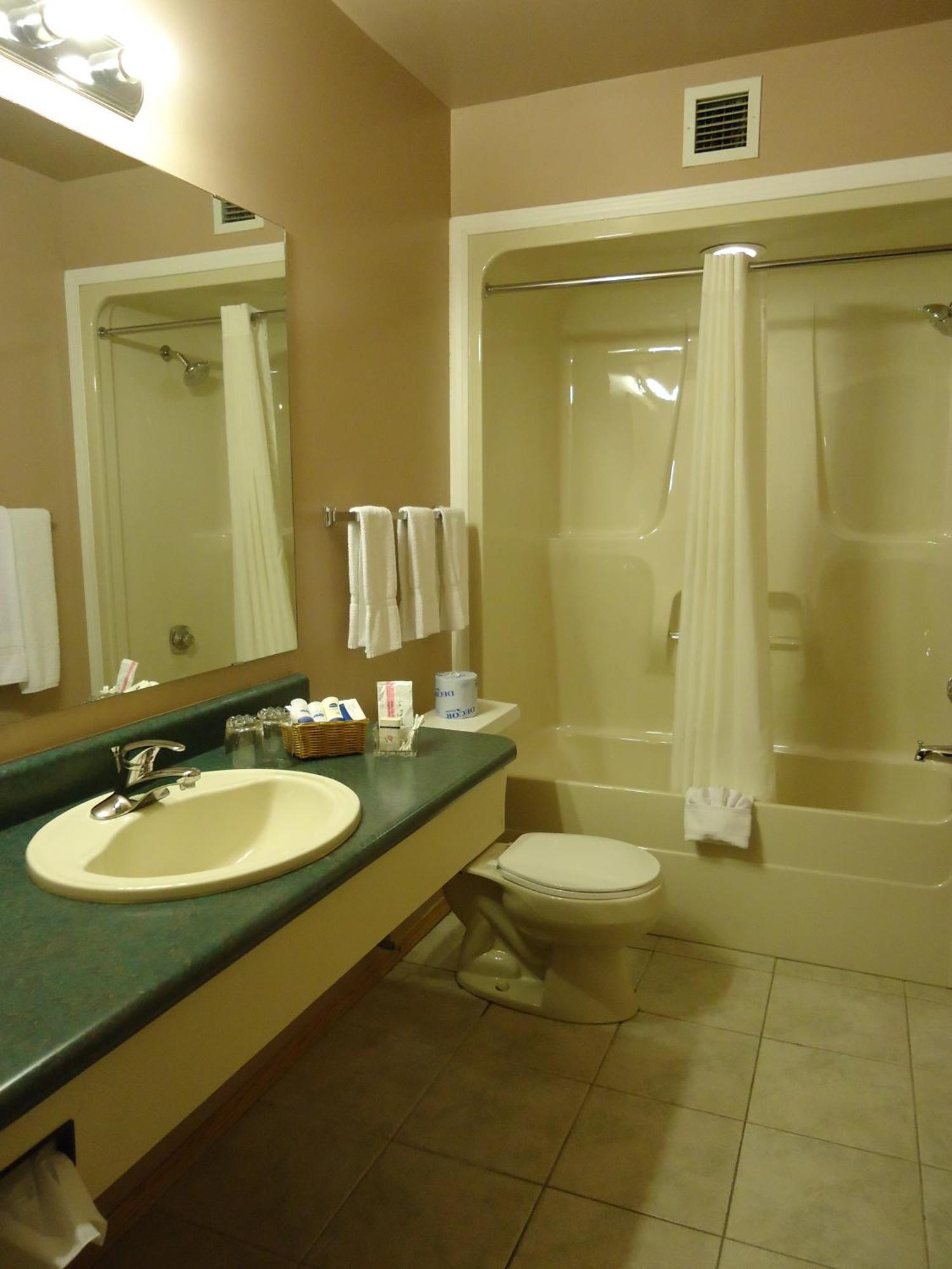 Canway Inn & Suites Dauphin Szoba fotó