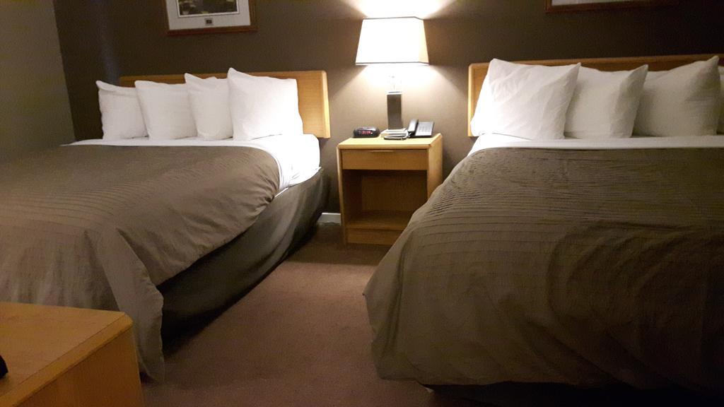 Canway Inn & Suites Dauphin Kültér fotó