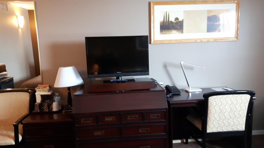 Canway Inn & Suites Dauphin Kültér fotó